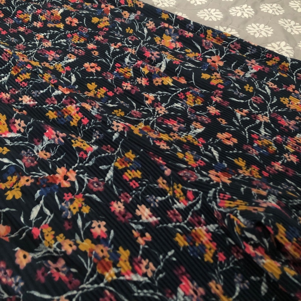 Floral pleated jumpsuit 🌼 - Picture 4 of 6